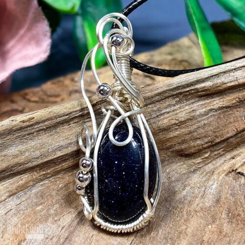 liebevoll handgefertigter Schmuck Anhänger - ein Drahtschmuck Unikat der Drahtkunst Manufaktur