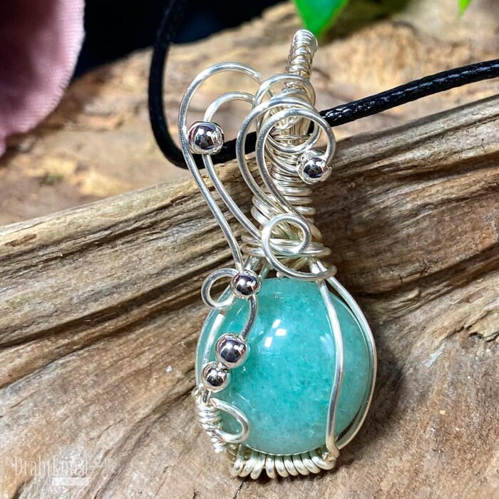 liebevoll handgefertigter Schmuck Anhänger - ein Drahtschmuck Unikat der Drahtkunst Manufaktur