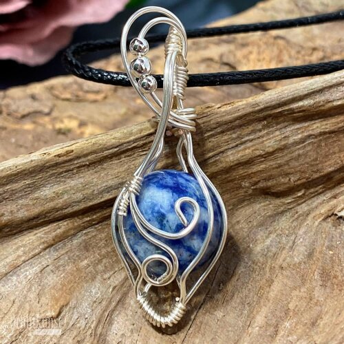 liebevoll handgefertigter Schmuck Anhänger - ein Drahtschmuck Unikat der Drahtkunst Manufaktur