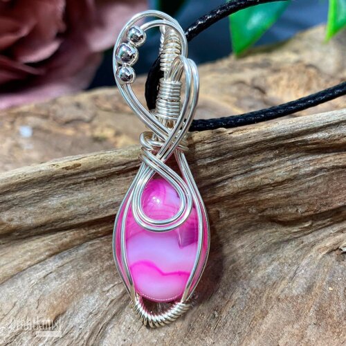 liebevoll handgefertigter Schmuck Anhänger - ein Drahtschmuck Unikat der Drahtkunst Manufaktur