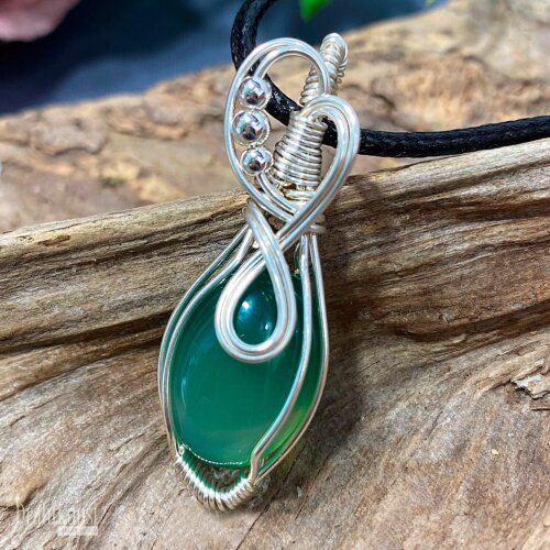 liebevoll handgefertigter Schmuck Anhänger - ein Drahtschmuck Unikat der Drahtkunst Manufaktur