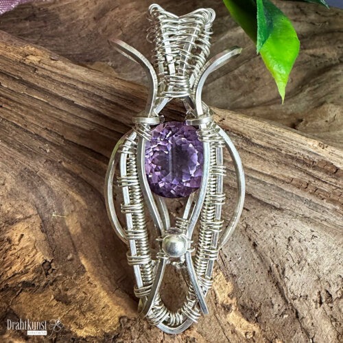 Facettierter Amethyst 5,9 Karat als handgefertigter Anhänger in 935er Silber