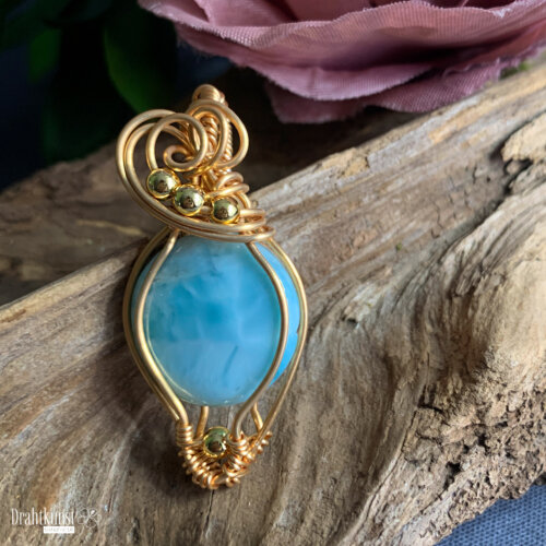 liebevoll handgefertigter Schmuck Anhänger - ein Drahtschmuck Unikat der Drahtkunst Manufaktur