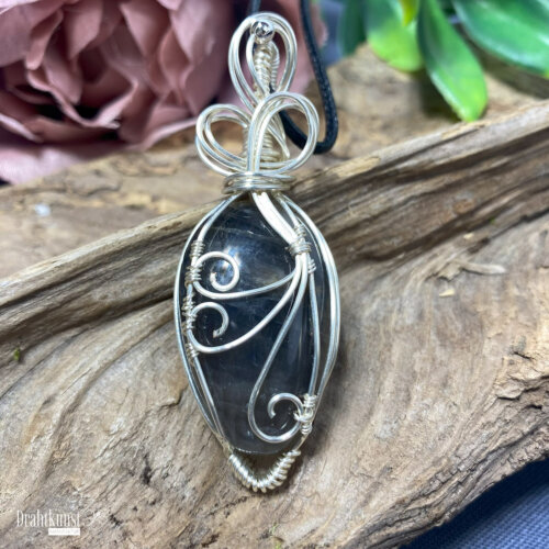 liebevoll handgefertigter Schmuck Anhänger - ein Drahtschmuck Unikat der Drahtkunst Manufaktur