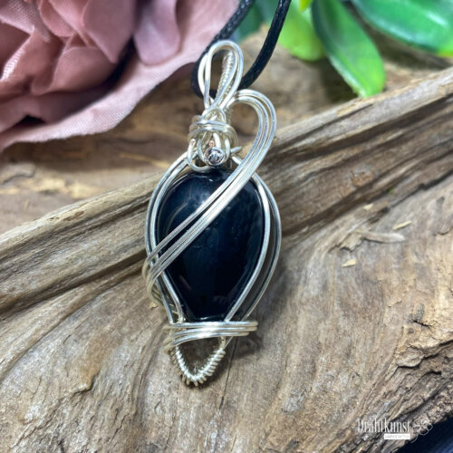 liebevoll handgefertigter Schmuck Anhänger - ein Drahtschmuck Unikat der Drahtkunst Manufaktur