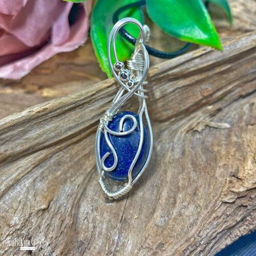 liebevoll handgefertigter Schmuck Anhänger - ein Drahtschmuck Unikat der Drahtkunst Manufaktur