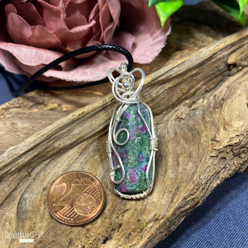 liebevoll handgefertigter Schmuck Anhänger - ein Drahtschmuck Unikat der Drahtkunst Manufaktur