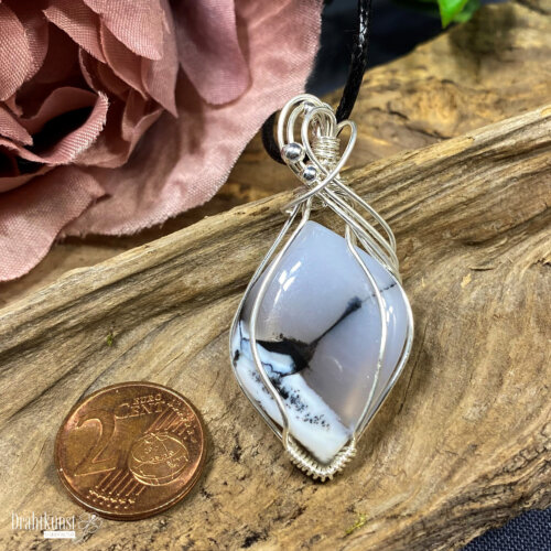 liebevoll handgefertigter Schmuck Anhänger - ein Drahtschmuck Unikat der Drahtkunst Manufaktur