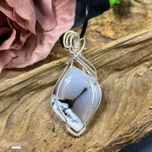 liebevoll handgefertigter Schmuck Anhänger - ein Drahtschmuck Unikat der Drahtkunst Manufaktur