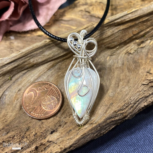 liebevoll handgefertigter Schmuck Anhänger - ein Drahtschmuck Unikat der Drahtkunst Manufaktur