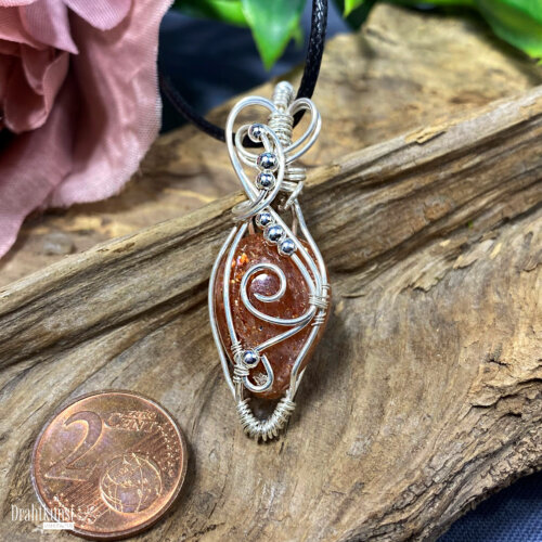 liebevoll handgefertigter Schmuck Anhänger - ein Drahtschmuck Unikat der Drahtkunst Manufaktur