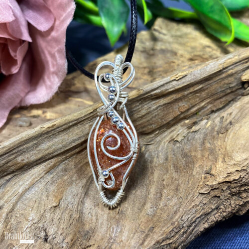 liebevoll handgefertigter Schmuck Anhänger - ein Drahtschmuck Unikat der Drahtkunst Manufaktur