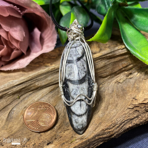 liebevoll handgefertigter Schmuck Anhänger - ein Drahtschmuck Unikat der Drahtkunst Manufaktur