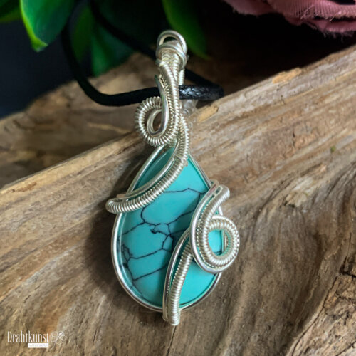 liebevoll handgefertigter Schmuck Anhänger - ein Drahtschmuck Unikat der Drahtkunst Manufaktur